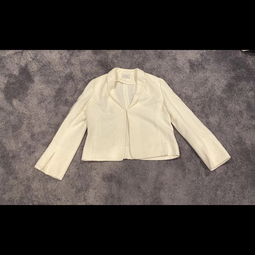 (1) Trendy White Textured Fluffy Akris Punto Blazer/Suit Jacket Women’s Size 10